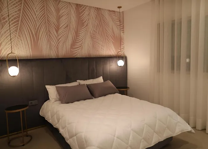Cozy Apartment With Veranda Downtown