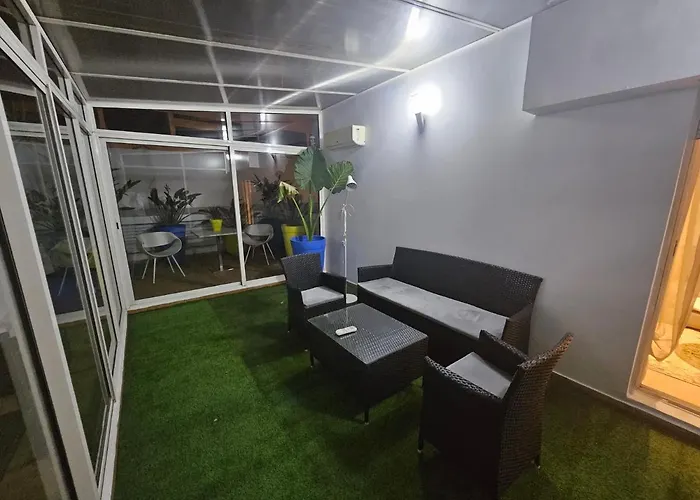 Cozy Apartment With Veranda Downtown