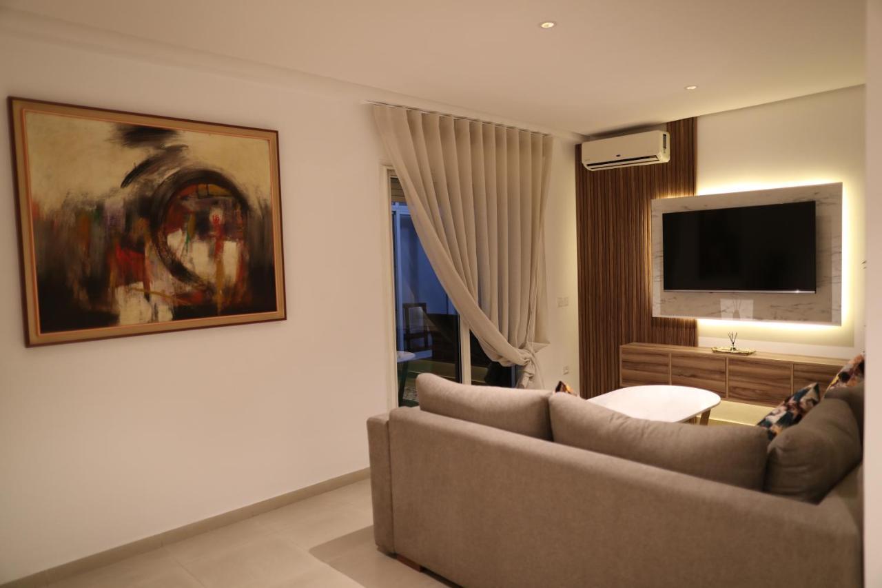 Cozy With Veranda Downtown *